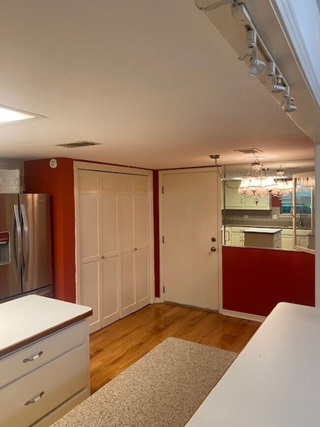 Foto del edificio - Spacious 3 bedroom 3 bath Home In Brandon!!!