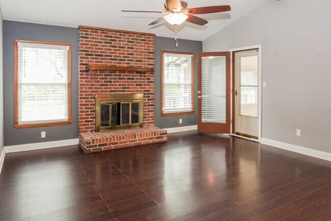 Foto del edificio - 111 Tammy Gaines Ln