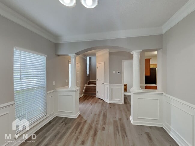 Building Photo - 6053 Shining Oak Ln