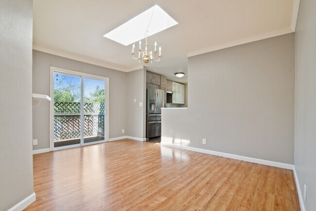 Dining room - opens to deck - 1059 El Centro Ave