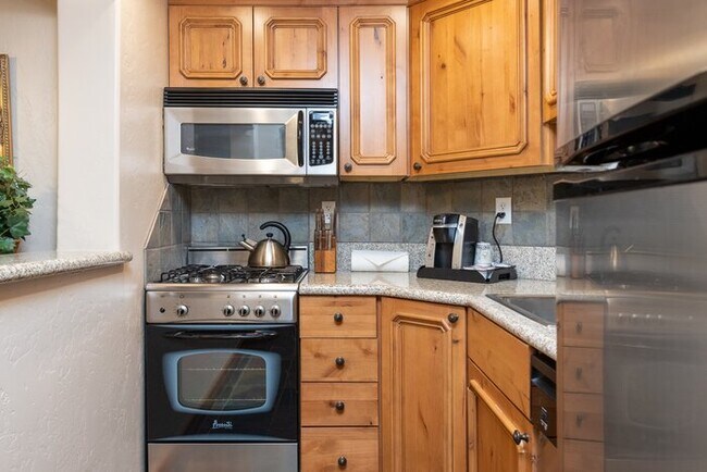 Foto del edificio - Villa 3069 1 Bed 1 Bath Full Kitchen