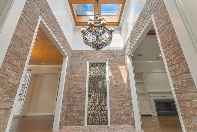 Building Photo - 5733 Indian Cir