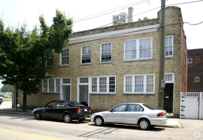 Building Photo - The Collection