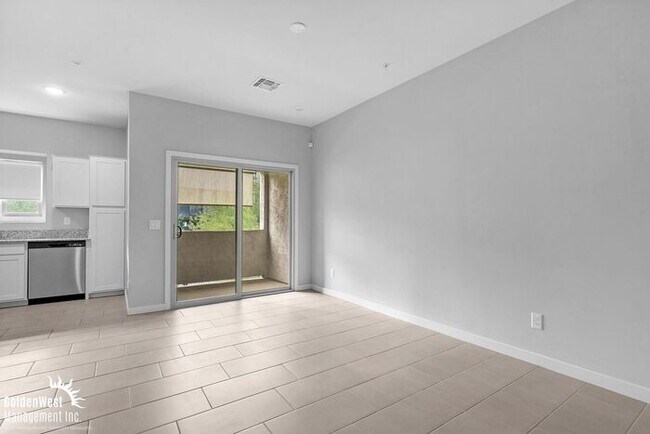 Foto del edificio - Modern 2Bdm 2.5Ba Home in Central Phoenix-MI Special!