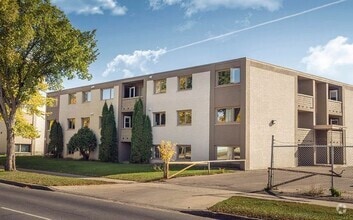 Building Photo - 2915 Avonhurst Dr