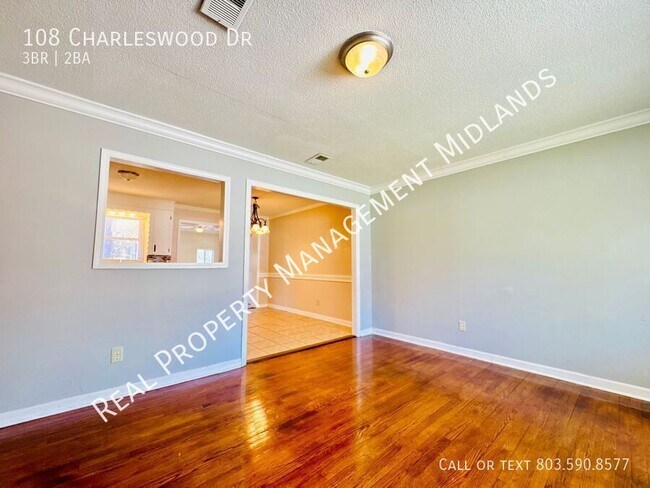 Building Photo - Lovely Home in Charleswood! Apply Now!