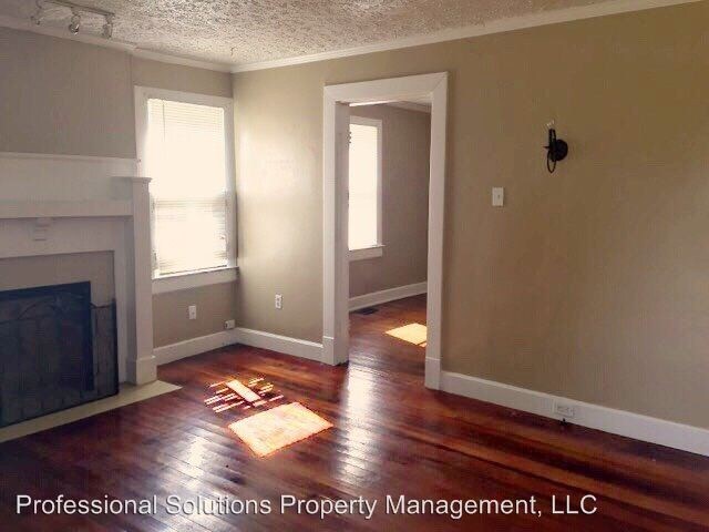 Primary Photo - 2 br, 1 bath House - 610 College St.