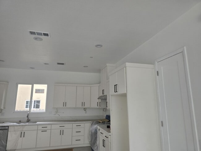 Photo - Newly Built Spacious 4 Bed/4 Bath Home in Garden Grove for Lease