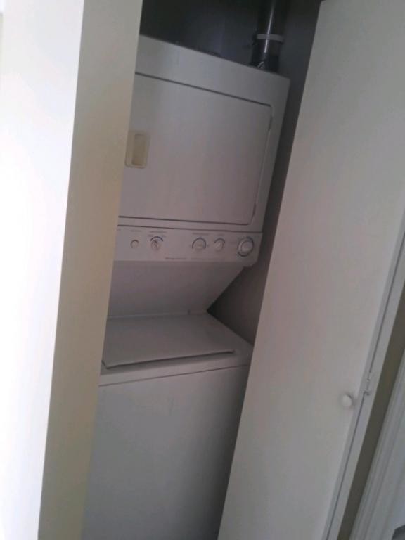 Foto del edificio - 2705 Edge Drive, Unit B