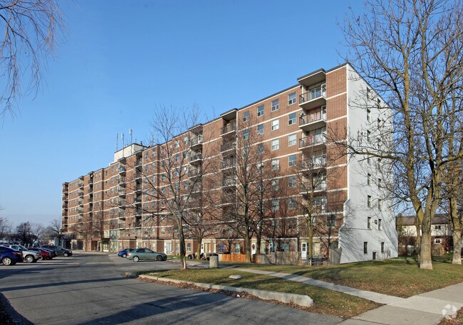 Photo principale - Cedar-Wentworth Apartments