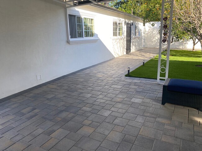 Foto del edificio - 6428 Sunnyslope Ave