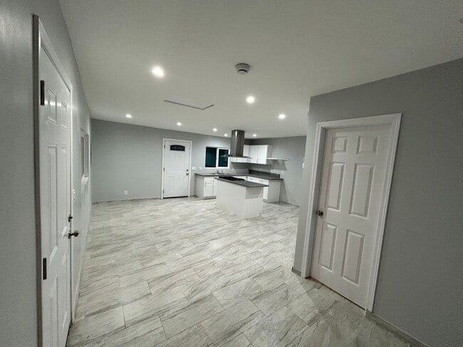 Building Photo - 9725 Birchdale Ave