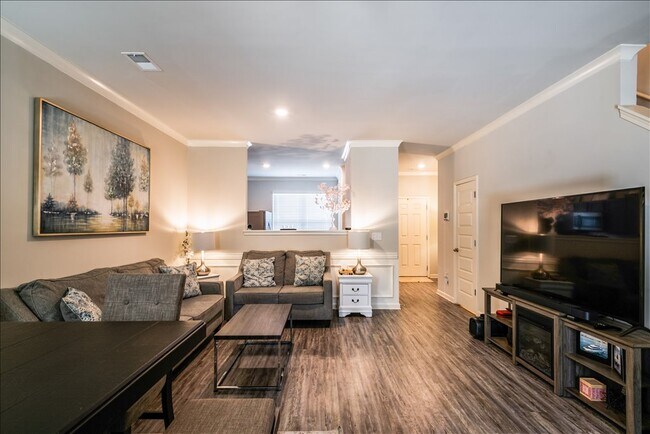 Building Photo - 2514 Piering Dr