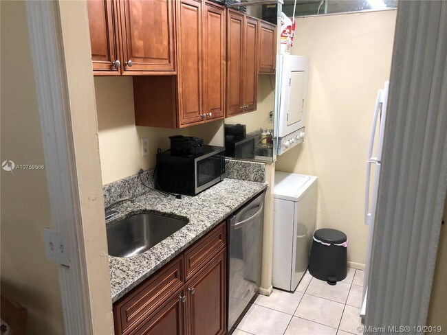 Building Photo - 10838 Royal Palm Blvd