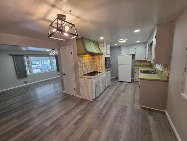 Foto del edificio - Available Now Great 3 Bedroom Ranch Home Close To Everything!