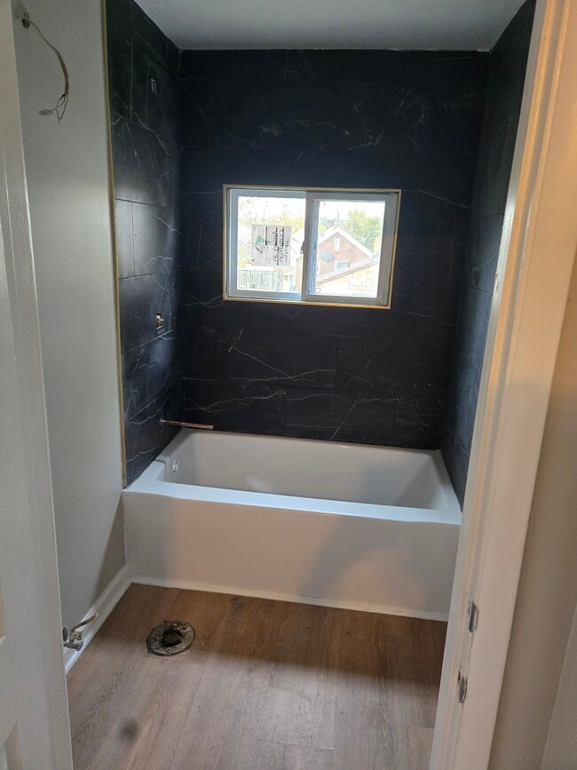 Building Photo - 709 Dale St