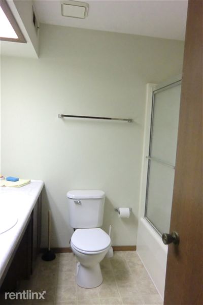 Primary Photo - 101 Village Dr