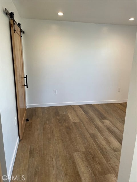 Foto del edificio - 24306 Victory Blvd