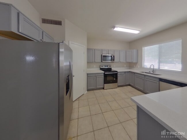 Building Photo - 4002 W Pollack Street Phoenix AZ