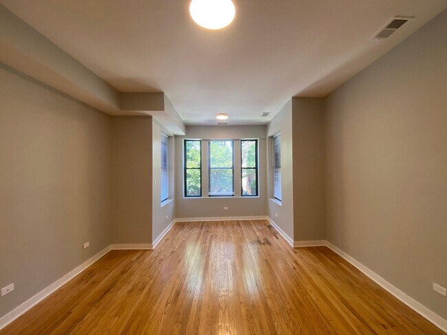Foto del edificio - 1745 W Wallen Ave