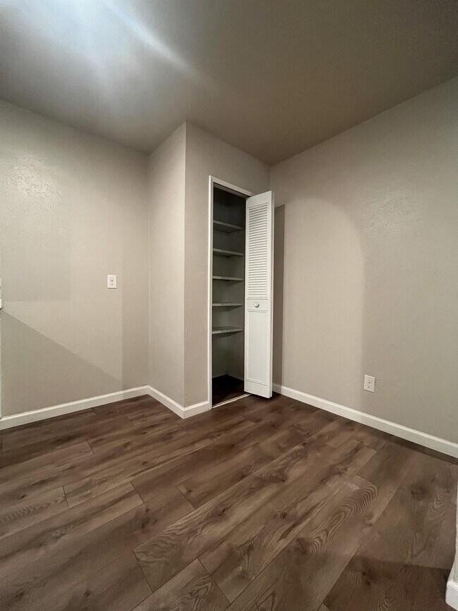 Foto del edificio - 616 Hillcrest St