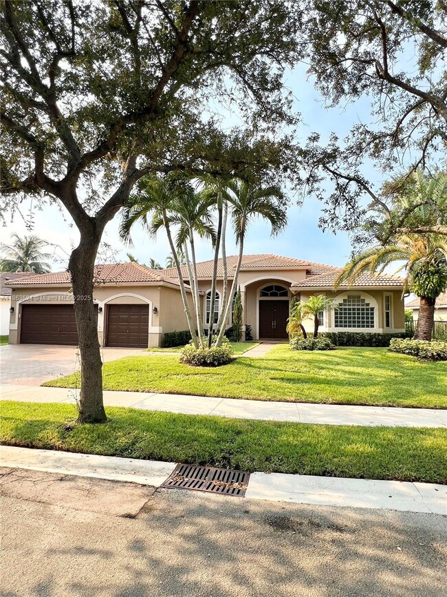 Building Photo - 3806 Oak Ridge Cir