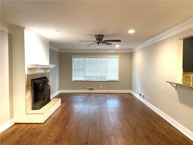 Building Photo - 5045 Spalding Dr