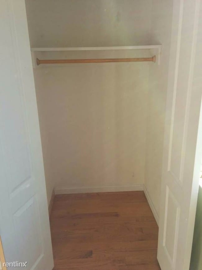 Building Photo - 271 Hull St