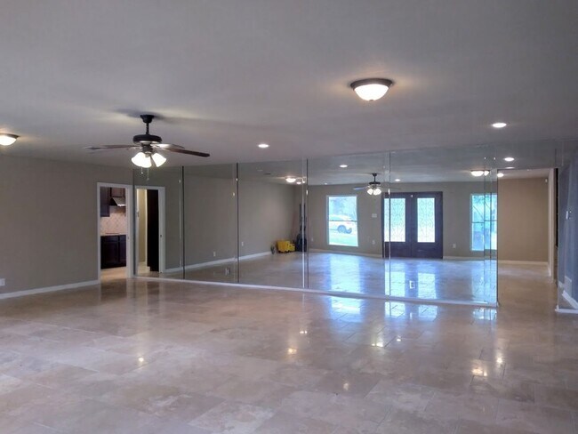 Building Photo - *COMING SOON* Exquisite Estate Living in Prestigious Hollywood Park With Outdoor Kitchen!