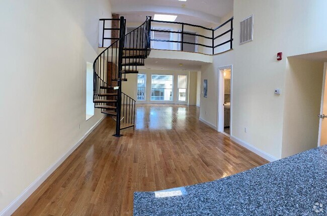 Building Photo - 161 Orange St