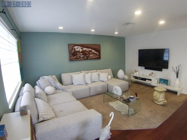 Building Photo - 854 Normandy Trail