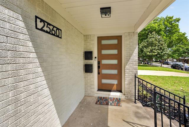 Foto del edificio - 2560 Rogers Ave