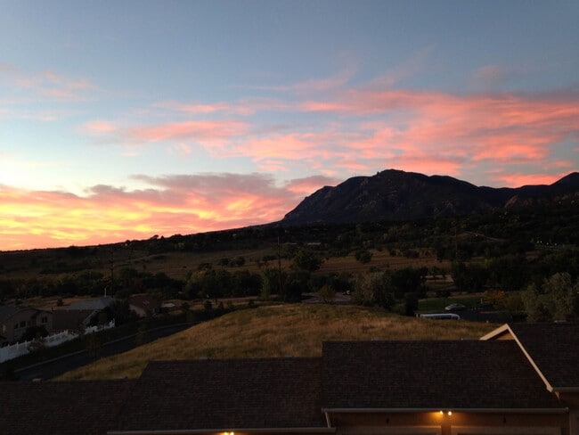 Building Photo - Incredible Location on this 3 Bedroom 2 Ba...
