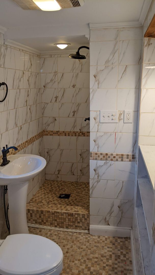 Building Photo - 2 bedroom 1 bath basement apartment with w...