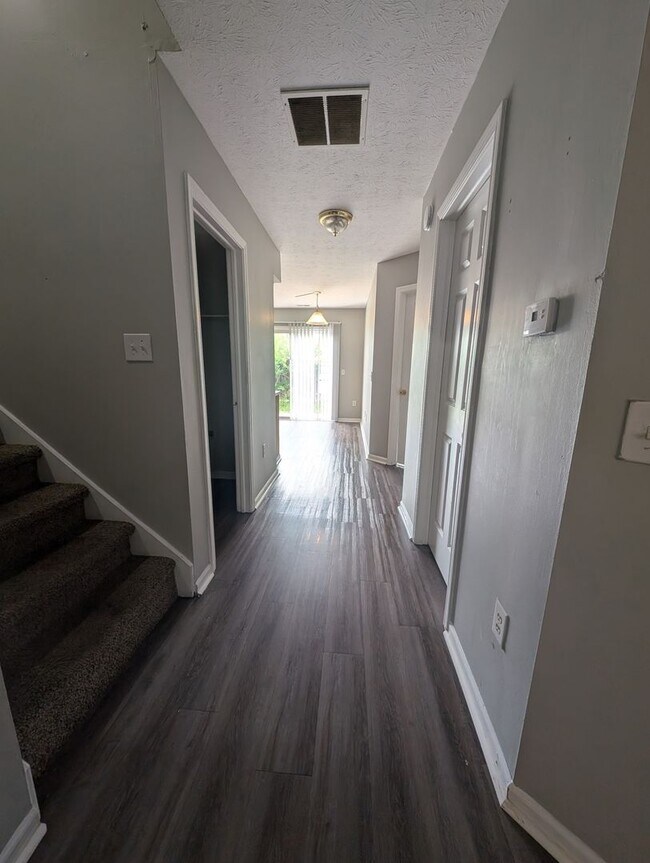 Foto del edificio - Beautifully Updated 4BR/3BA in Perry Towns...