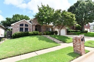 Building Photo - 2505 Spring Hill Ln
