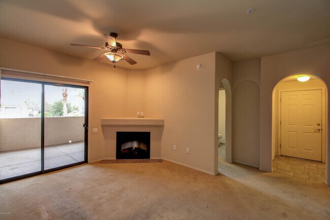 Building Photo - 2550 E River Rd