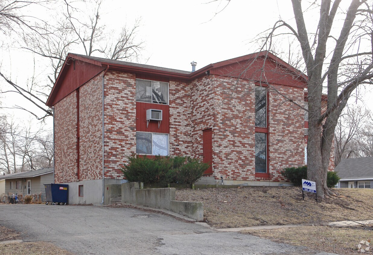 Foto principal - 635 W 25th St