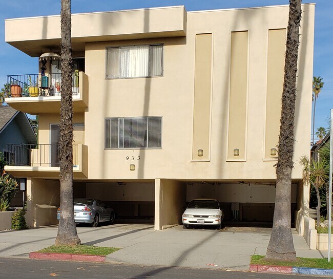 Building Photo - 933 4th St