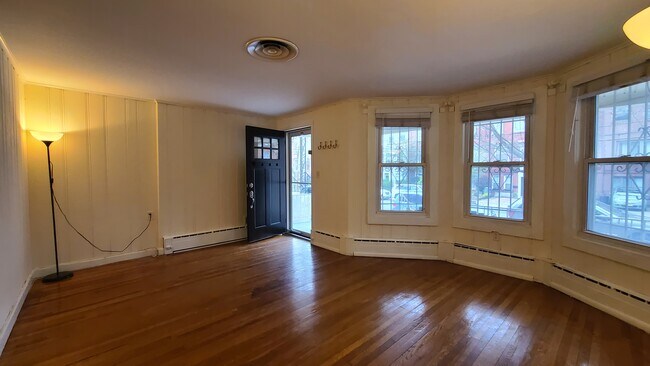 Foto del edificio - 170 Belmont Ave