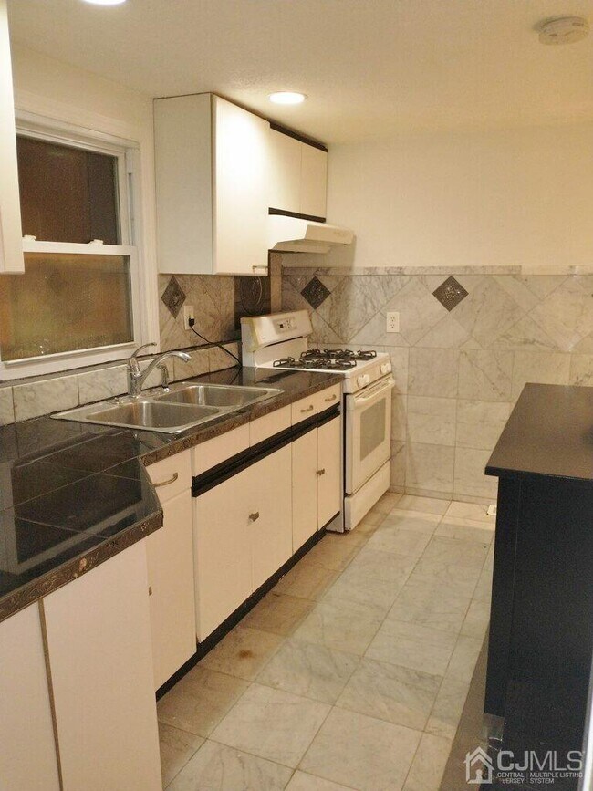 Foto del edificio - 1378 Hamilton St