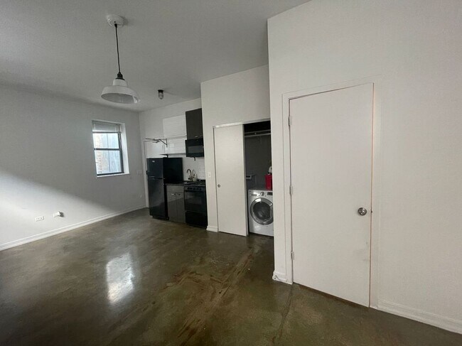 Foto del edificio - 1136 W Wilson Ave