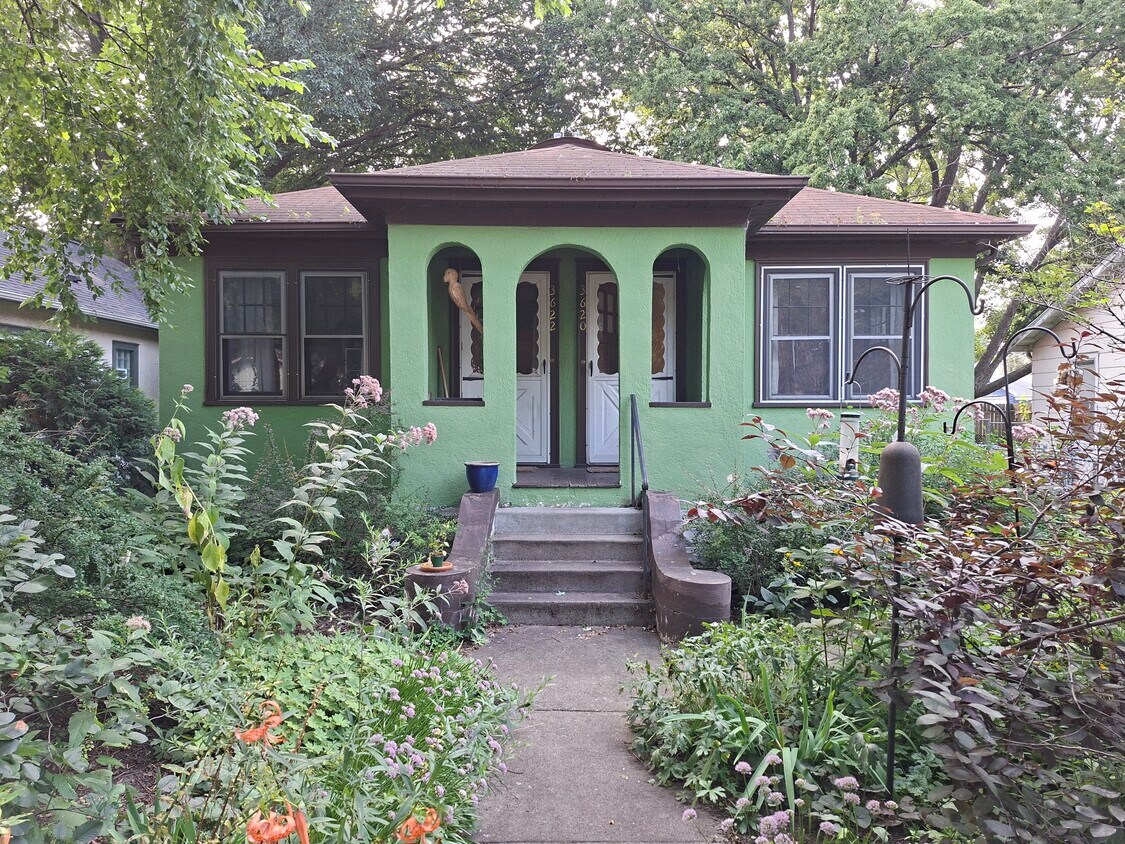 Foto principal - 3620 42nd Ave S