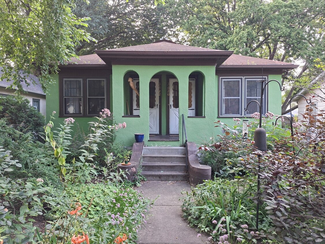Primary Photo - 3620 42nd Ave S