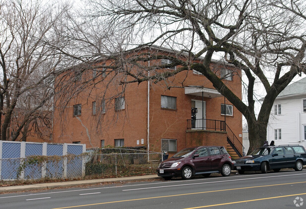 Building Photo - 2606-2610 N Pershing Dr