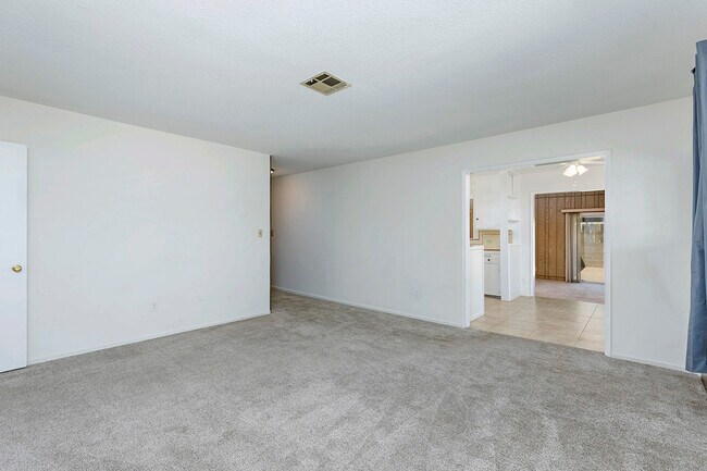 Building Photo - 6548 Eldridge St