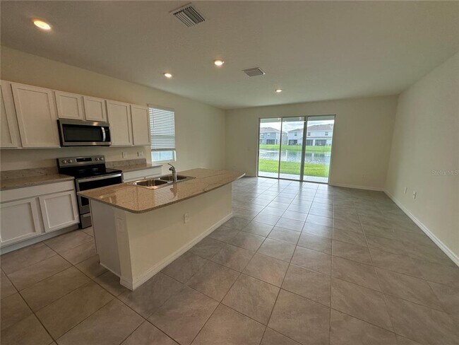 Foto del edificio - 8813 Milestone Dr