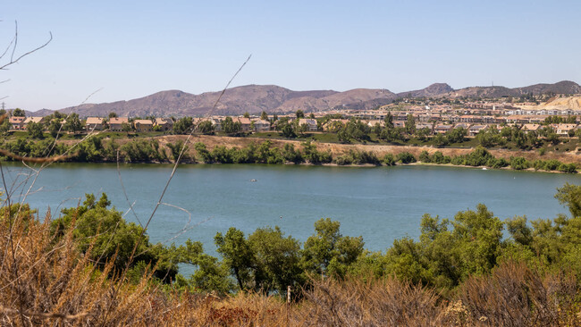 Disfrute de los senderos panorámicos del lago Oso - Skyview