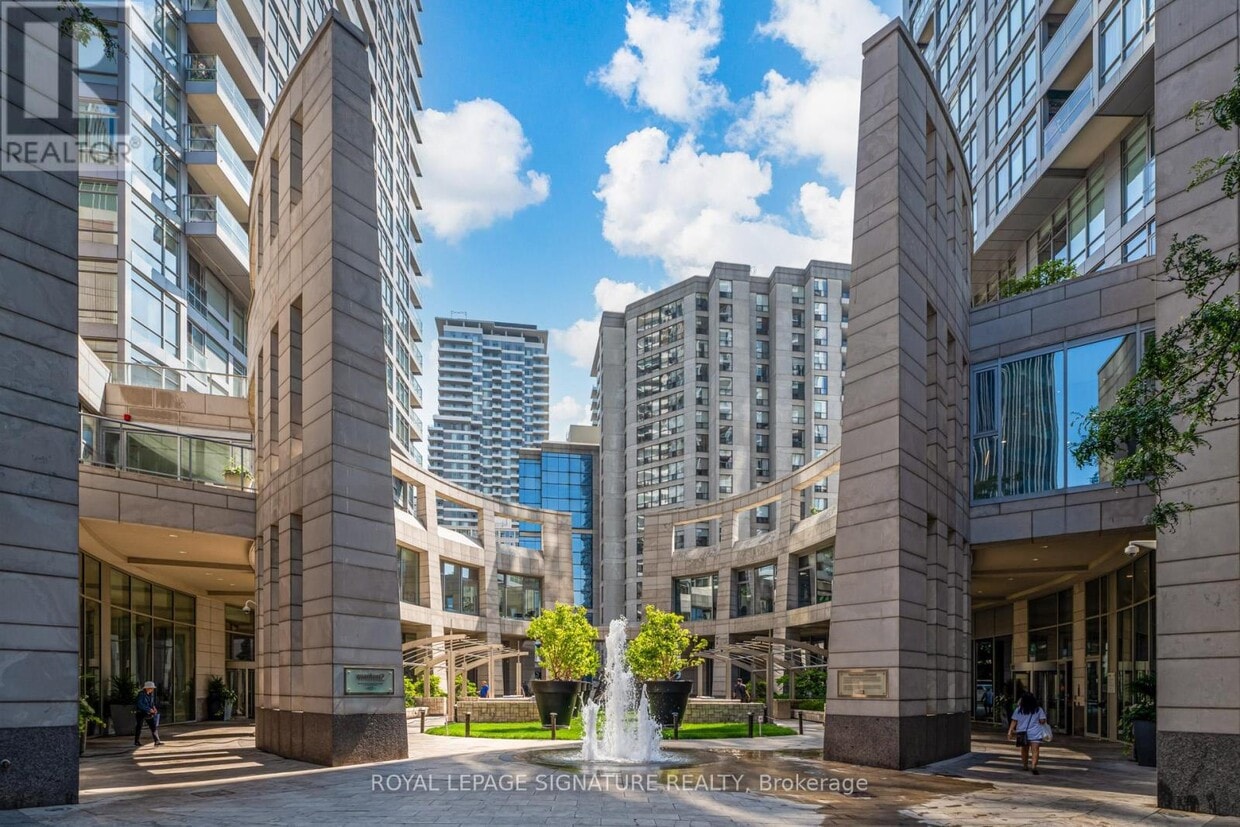 Primary Photo - 2191-2191 Yonge St