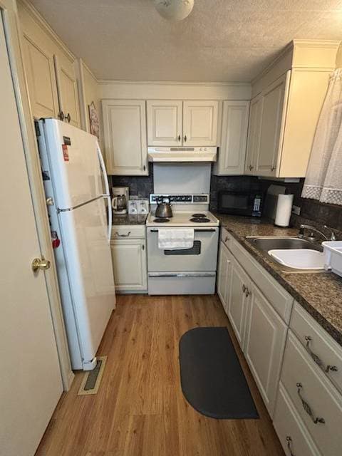 Building Photo - 166 4th St W